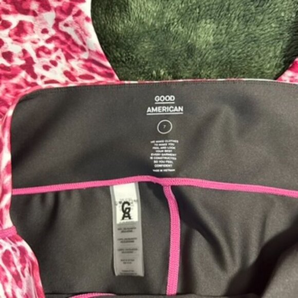 Good American Core Power leggings in quartz leopard print size 7 4Xl - Picture 3 of 3